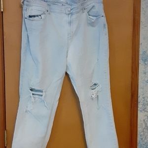 Boyfriend distressed jeans